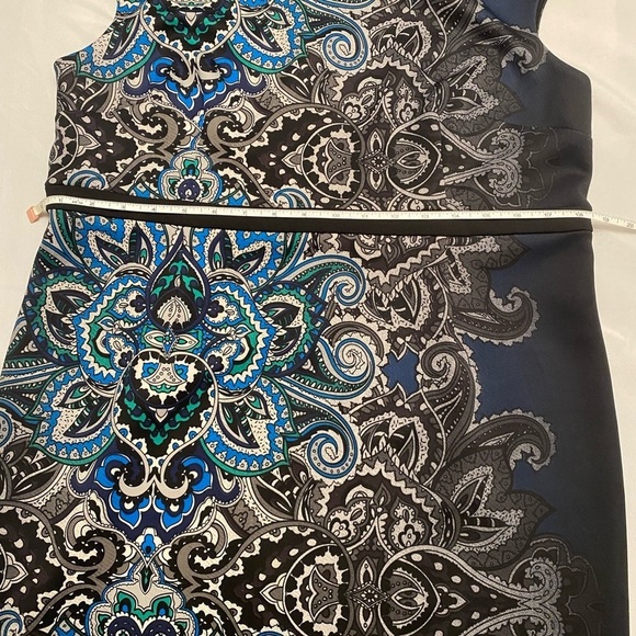 Chicos Dress Size 1.5 Omber Paisley Carbon Blue Sleeveless Sheath,Soft& stretchy - Picture 7 of 10